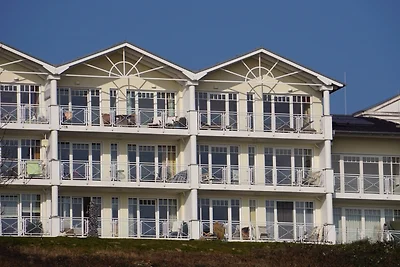 meerWert Penthouse in der ersten Reihe am Meer über dem Segelhafen