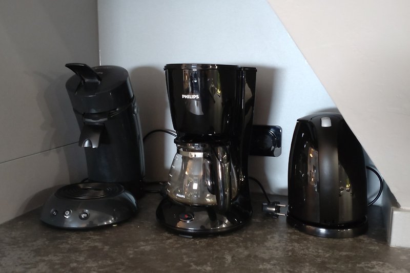Kaffeepad- und Filterkaffeemaschine, Wasserkocher