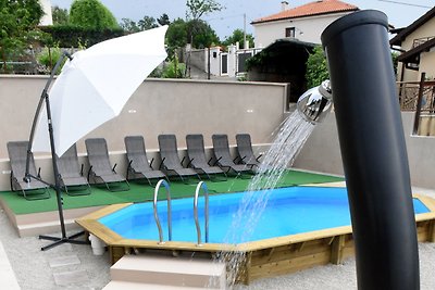 Haus in Rijeka mit 5 Schlafzimmer,3 Badezimmer,Pool,private Parking