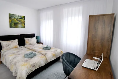 Haus in Rijeka mit 5 Schlafzimmer,3 Badezimmer,Pool,private Parking