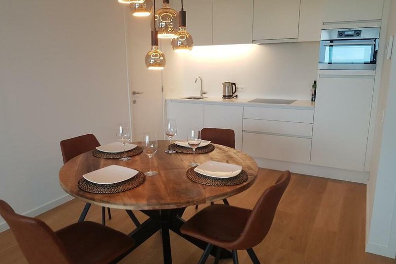 Fully equiped kitchen and cosy dining area