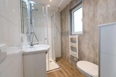Wood Lodge Eco für vier Personen mit Hot Tub