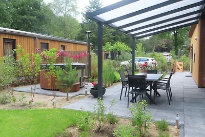 Bos Lodge 55 Eco 6 Personen mit Hottub