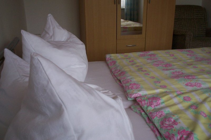 SZ Ferienhaus 1 mit einem Doppelbett