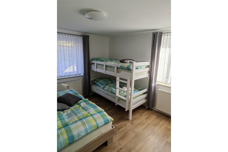Schlafzimmer mit 4 Betten