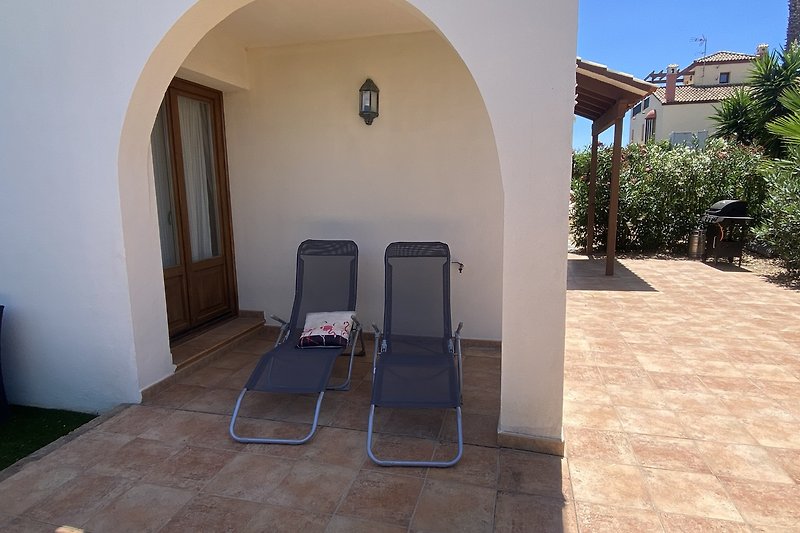 Schönes Haus mit Schattenplatz, wenn es mal zu warm wird