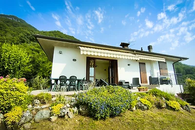 Villa Isedo mit Seeblick und Klima