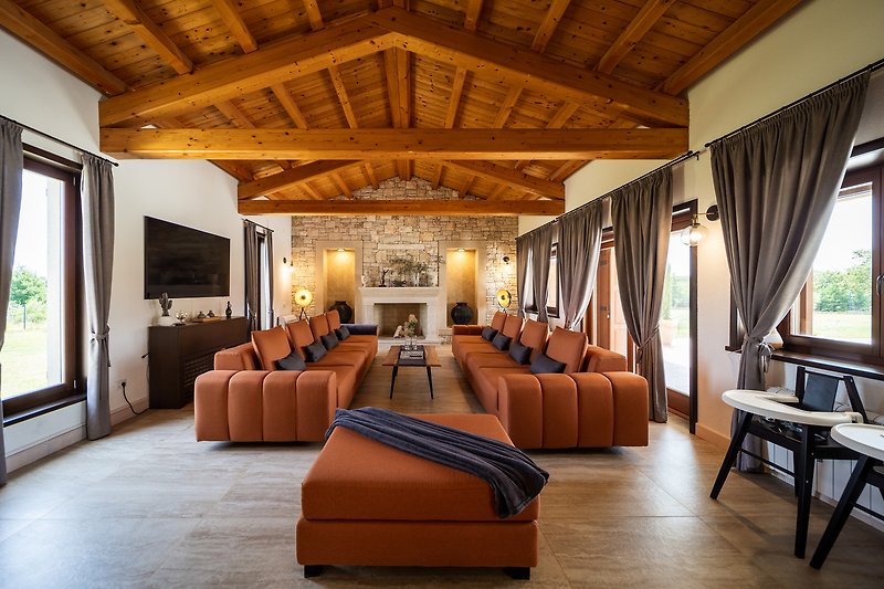 Schöne Villa mit beheiztem Pool, Jacuzzi und Sauna