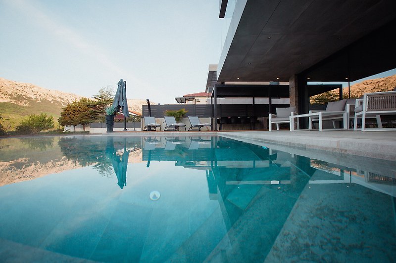 Schone villa mit privatem pool