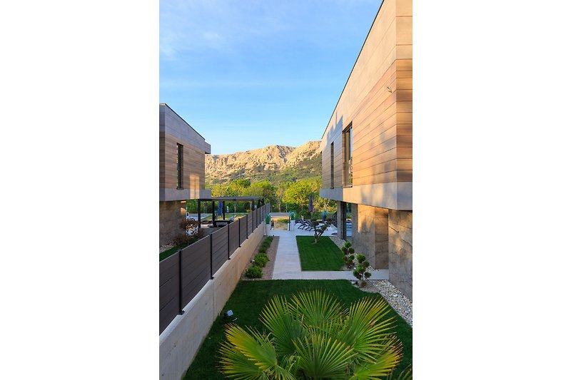 Villa mit beheiztem Infinity-Pool und Blick auf die wunderschöne Berge