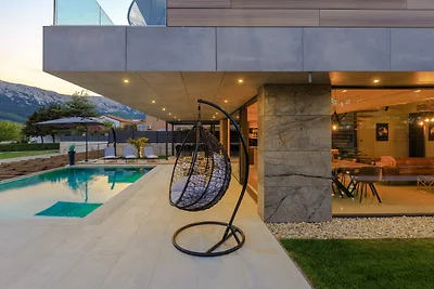 Villa mit beheiztem Infinity-Pool