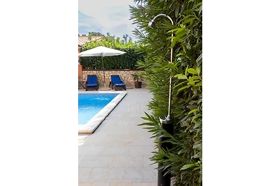 Wunderschöne Villa mit Pool und Whirlpool und Meerblick