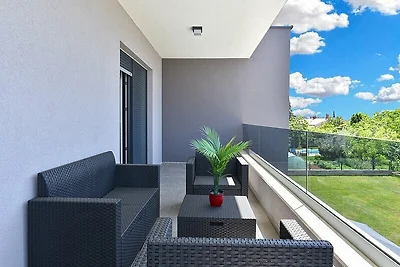 Villa mit privatem Pool in Meeresnähe
