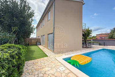 Schöne Villa mit privatem Pool