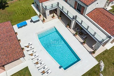 Schöne Villa mit beheiztem Pool, Jacuzzi und Sauna