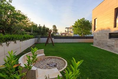 Villa mit beheiztem Infinity-Pool
