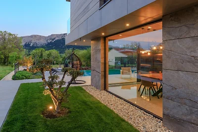 Villa mit beheiztem Infinity-Pool
