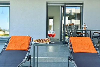 Villa mit privatem Pool in Meeresnähe