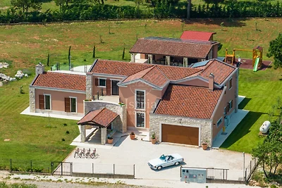 Schöne Villa mit beheiztem Pool, Jacuzzi und Sauna