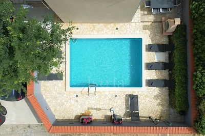 Schöne Villa mit privatem Pool und Parkplatz, nahe am Meer