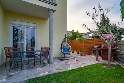 Wunderschön eingerichtetes Apartment mit privatem Parkplatz