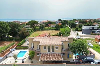 Schöne Villa mit privatem Pool und Parkplatz, nahe am Meer