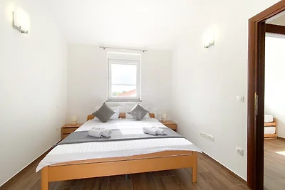 Schöne Villa mit privatem Pool und Parkplatz, nahe am Meer