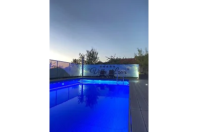 VILLA LANA