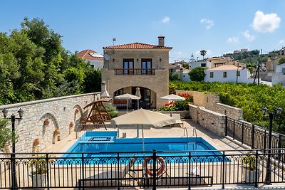 near Rethymnon with 4 bedrooms