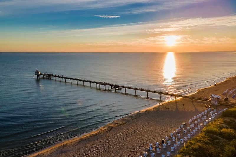 Verbringen Sie Ihren Urlaub an diesem ruhigen Strand mit atemberaubendem Sonnenaufgang und entspannen Sie sich in der Natur.