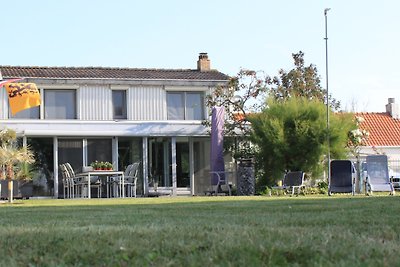 polder Casa con vista lago