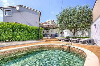 Holiday House Ulika with Private Pool