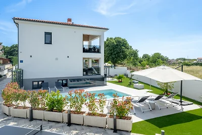 Villa Antares - Luxurious Vacation Oasis