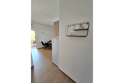 Apartment Nikolina 2 mit Meerblick