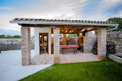 Villa Tomani - Pool, Jacuzzi, Sport Courts