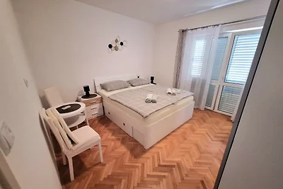 Apartment Nikolina 4 mit Meerblick