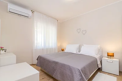 Modern, Elegant Apartment Laurus (Rosemary)