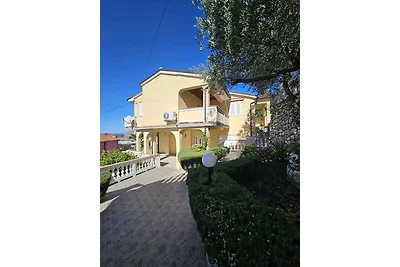 Two Bedroom Apartment near the Beach - Villa...