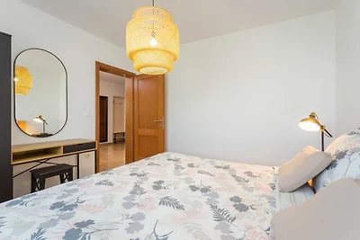 Modern Apt, Shared Pool, Balcony - Cesare 3