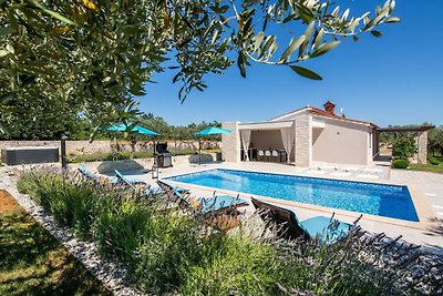 Villa Silentio with Jacuzzi and Pool (4+2)