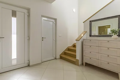 Lotus Elite Villa mit Pool und Whirlpool 12