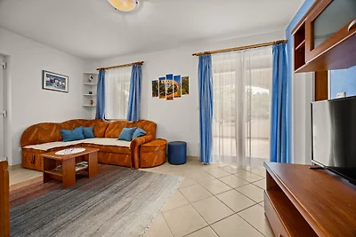 Familienapartment Stinjan mit Gartenblick