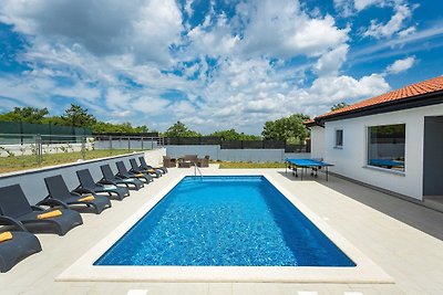 Holiday Home Greta mit Privatem Pool