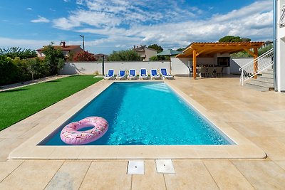 Relaxing Villa near Porec with Pool - Susanne