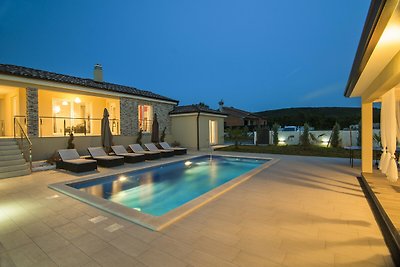 Wunderschönes Villa Lands mit privatem Pool