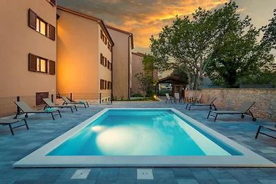 Modern Apt, Shared Pool, Terrace - Cesare 1