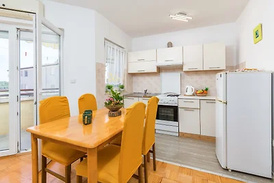 Apartment Stellina with Cozy Balcony