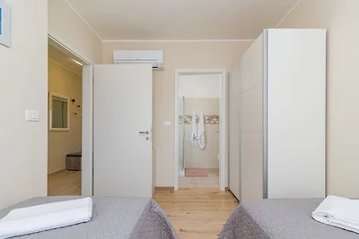 Modern, Elegant Apartment Anna (Rosemary)