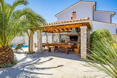Villa für 10 Personen mit Pool, Grill,...