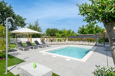 Villa Antares - Luxurious Vacation Oasis